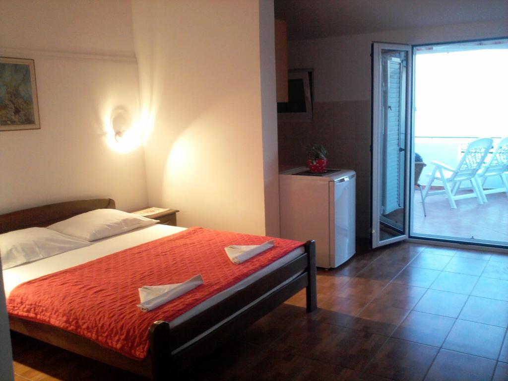Oaza Guest House Sveti Stefan Oda fotoğraf